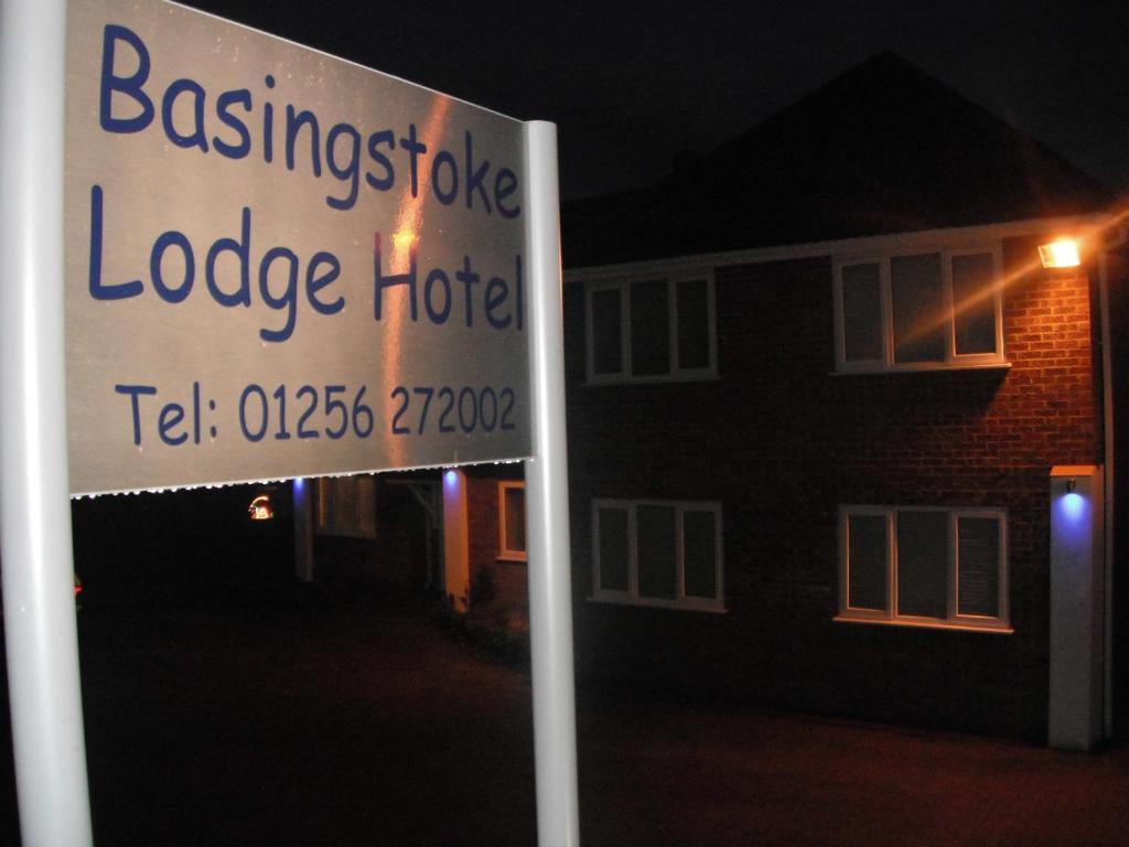 Basingstoke Lodge Exterior photo